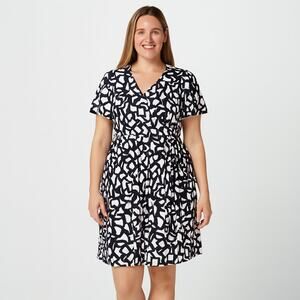 NWOT Susan Graver Women’s Black & White Geometric Faux Wrap Dress Size Medium